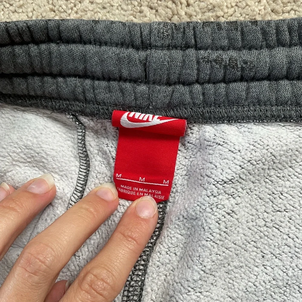 Nike Gray Sweatpants with Logo - Picture 9 of 10